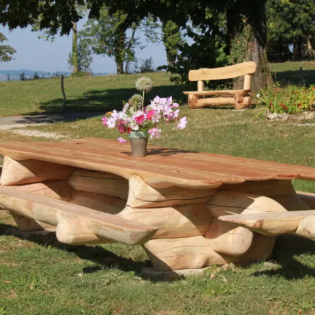 Table 16-18 places en Mélèze et banc 3 places en Chêne