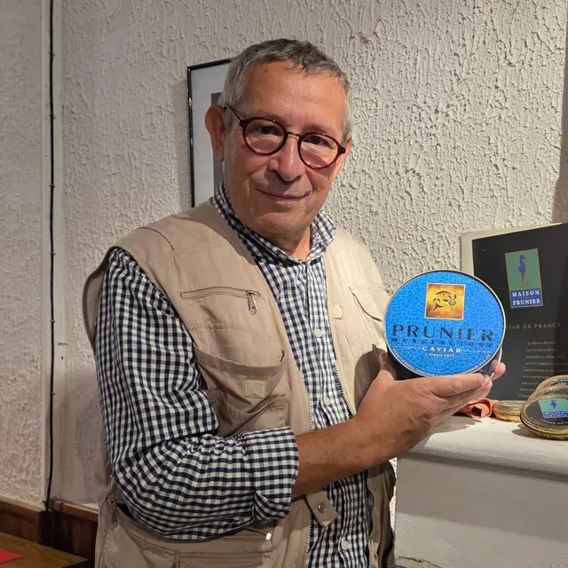 Bernard-Marie Thomas, ancien journaliste spécialisé, en vins et gastronomie, aujourd'hui guide-conférencier