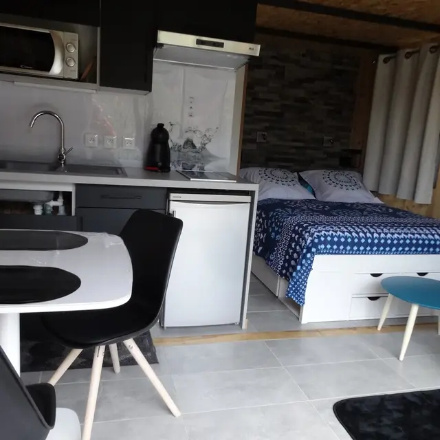 Pièce à vivre Meublé Mme BONTHOUX. ML Location St Jean St Nicolas