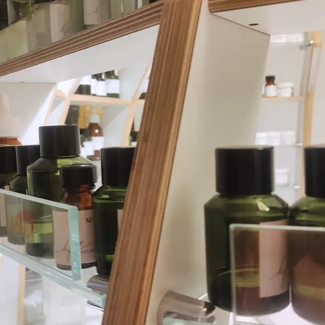 Visite de l'atelier de la Parfumeure – L'Horloge de Flore - Grasse_Grasse