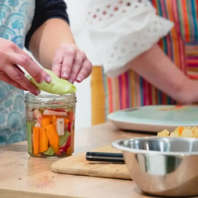 Atelier de cuisine éco responsable par les Herbes Folles au laboratoire de l'AFA_Isola
