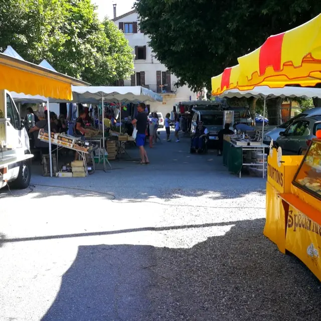 Marché de la Motte du Caire