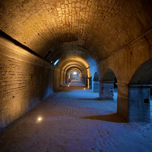 Visite immersive des cryptoportiques_Arles