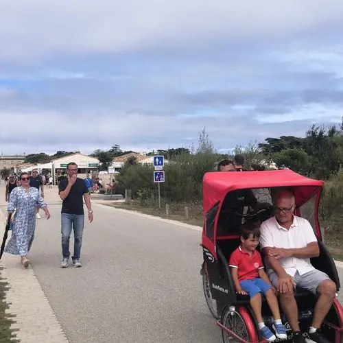 Vélo-taxi au Phare des Baleines_Saint-Clément-des-Baleines