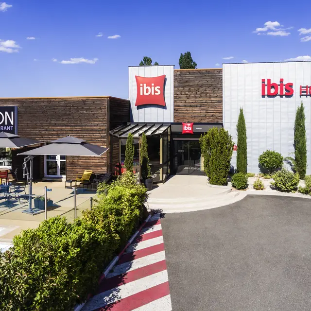 Hôtel-restaurant Ibis Roanne-Le Coteau