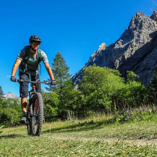 tour de la vallée étroite Névache
