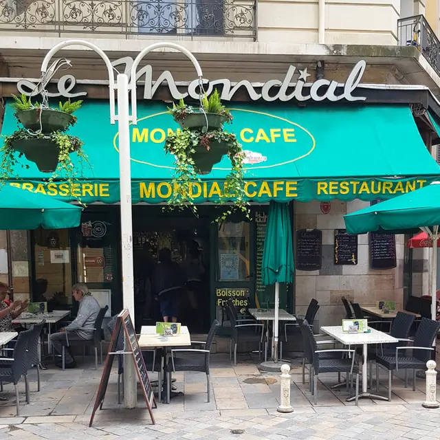 Mondial Café terrasse