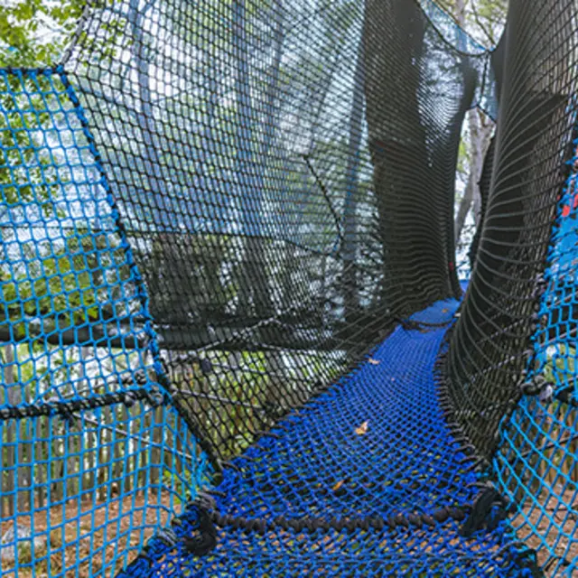 Filets géants dans les arbres - Vikings parc_Montauroux
