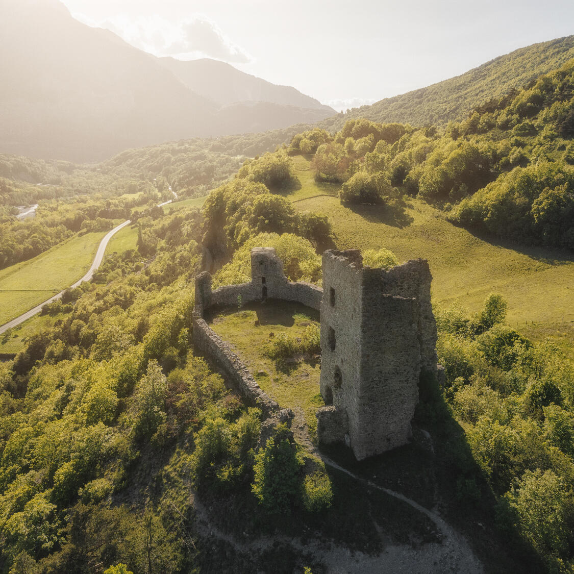 Château fort de SaintFirmin (SaintFirmin) ProvenceAlpesCôte d