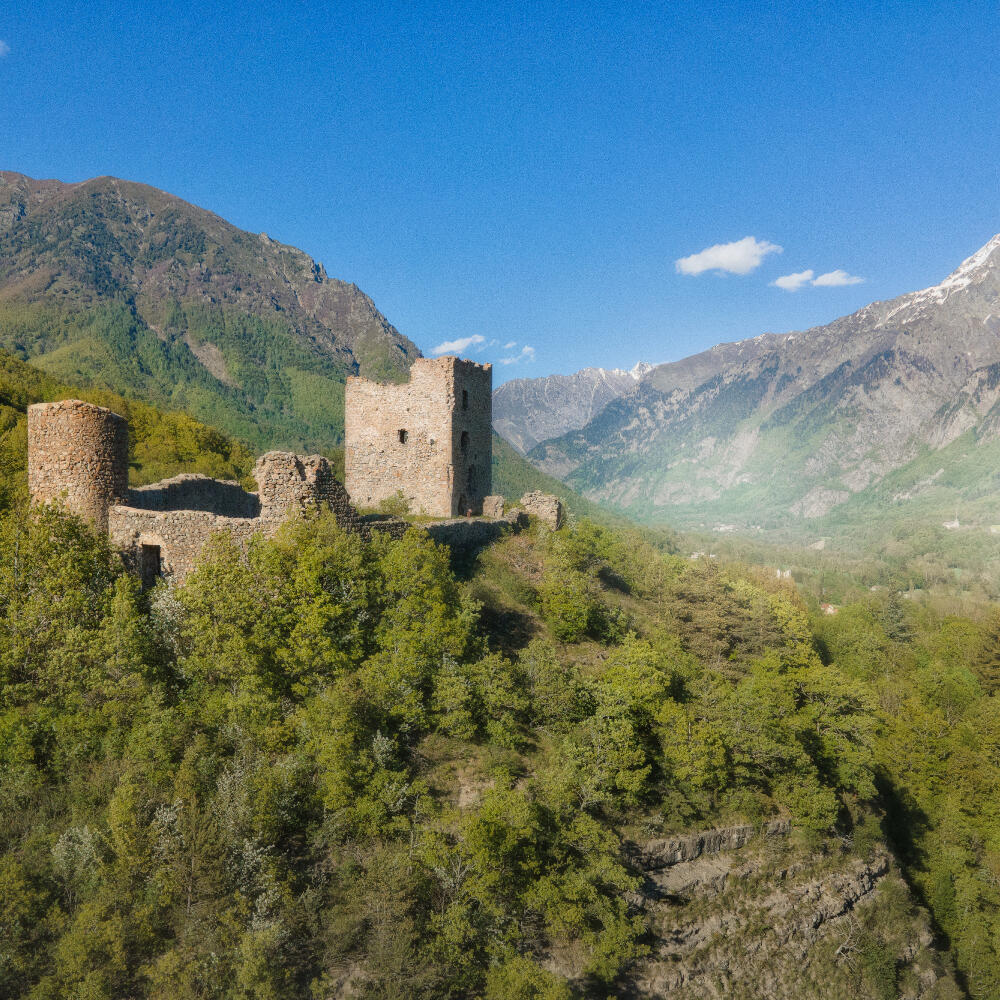 Château fort de SaintFirmin (SaintFirmin) ProvenceAlpesCôte d