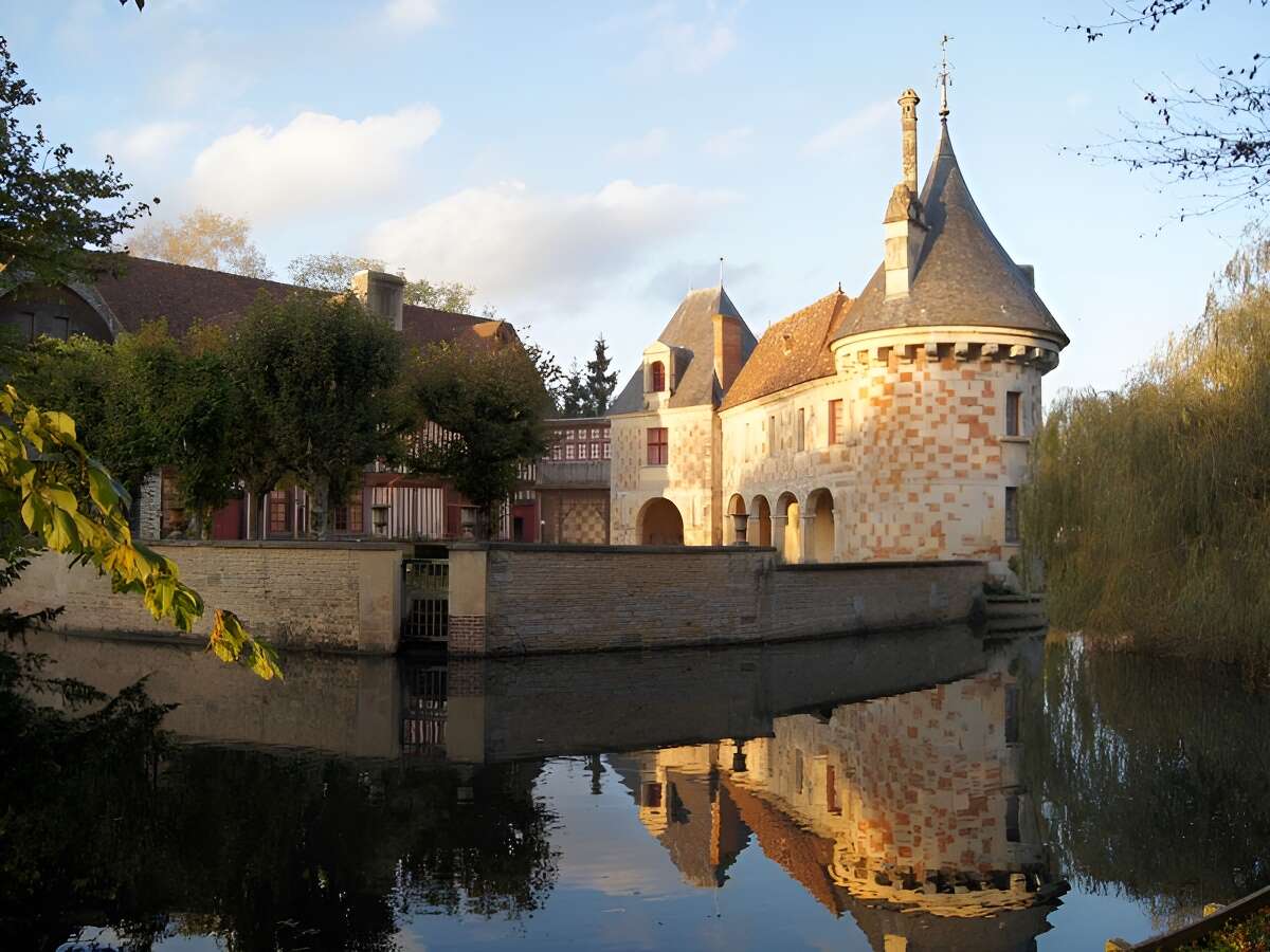 Visit Lisieux Authentic Normandy Office de Tourisme Lisieux Normandie