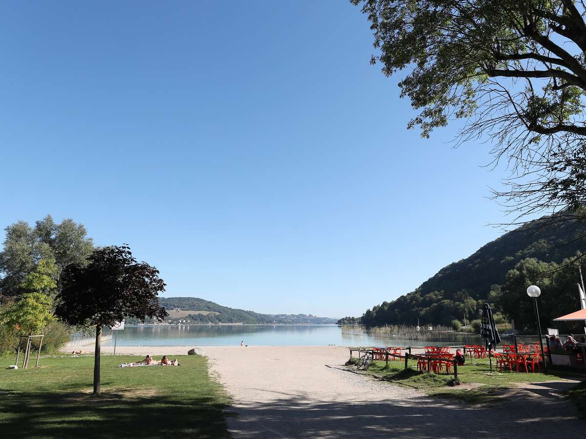 le-lac-de-paladru-site-officiel-de-la-chartreuse-en-savoie-et-is-re