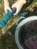 ATELIER « INDIGO ET TECHNIQUE DU SHIBORI » AVEC HÉLÈNE ROCHE ATELIER « INDIGO ET TECHNIQUE DU SHIBORI » AVEC HÉLÈNE ROCHE