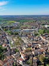 Balade "L’architecture de Lussac-les-Châteaux : du bâti ancien aux Piniers de demain"