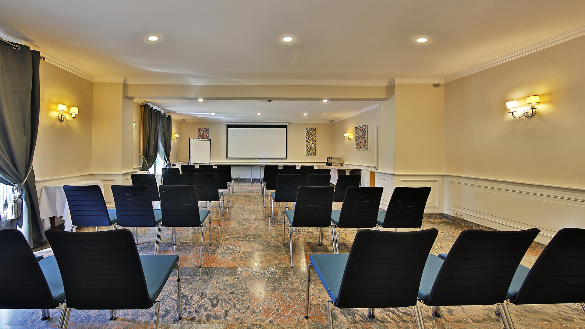 Seminaire Salle 1 Cote Jardins