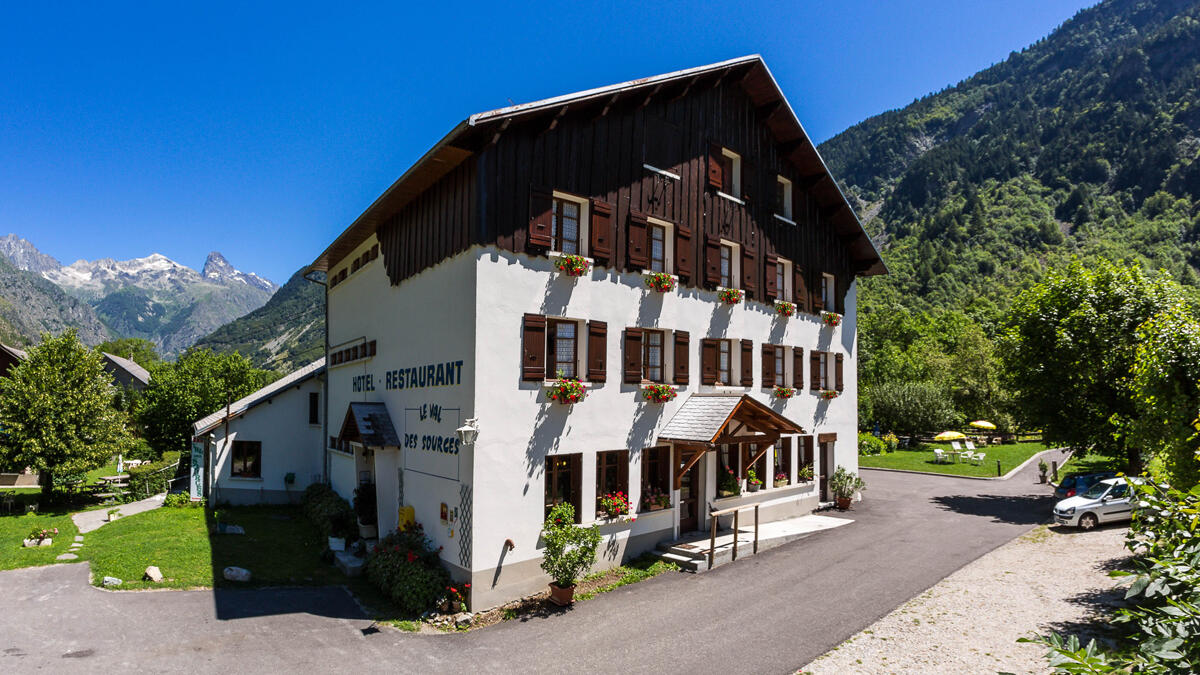 Hotel-restaurant Le Val des Sources, Valgaudemar valley, Hautes-Alpes