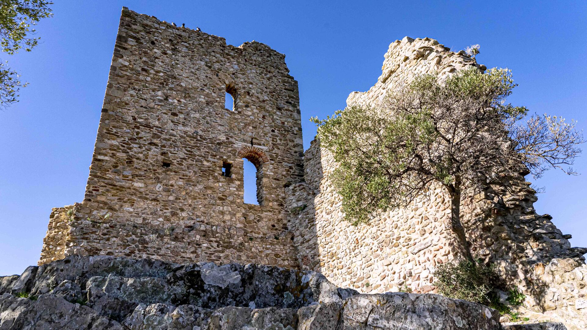 Schloss von Grimaud (Grimaud) ProvenceAlpesCôte d’Azur Tourismus