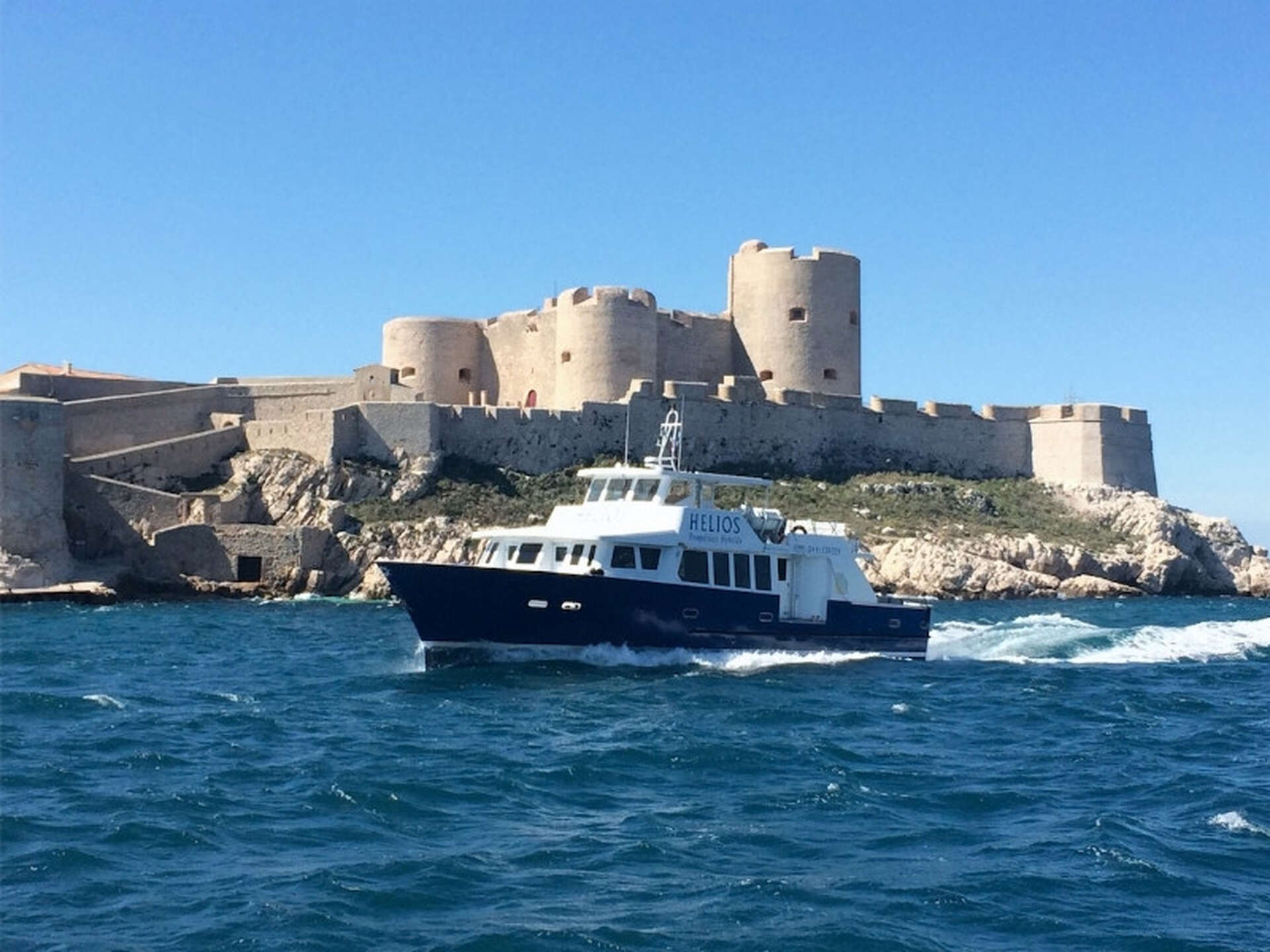 The calanques of Marseille by boat Marseille Tourism — free download