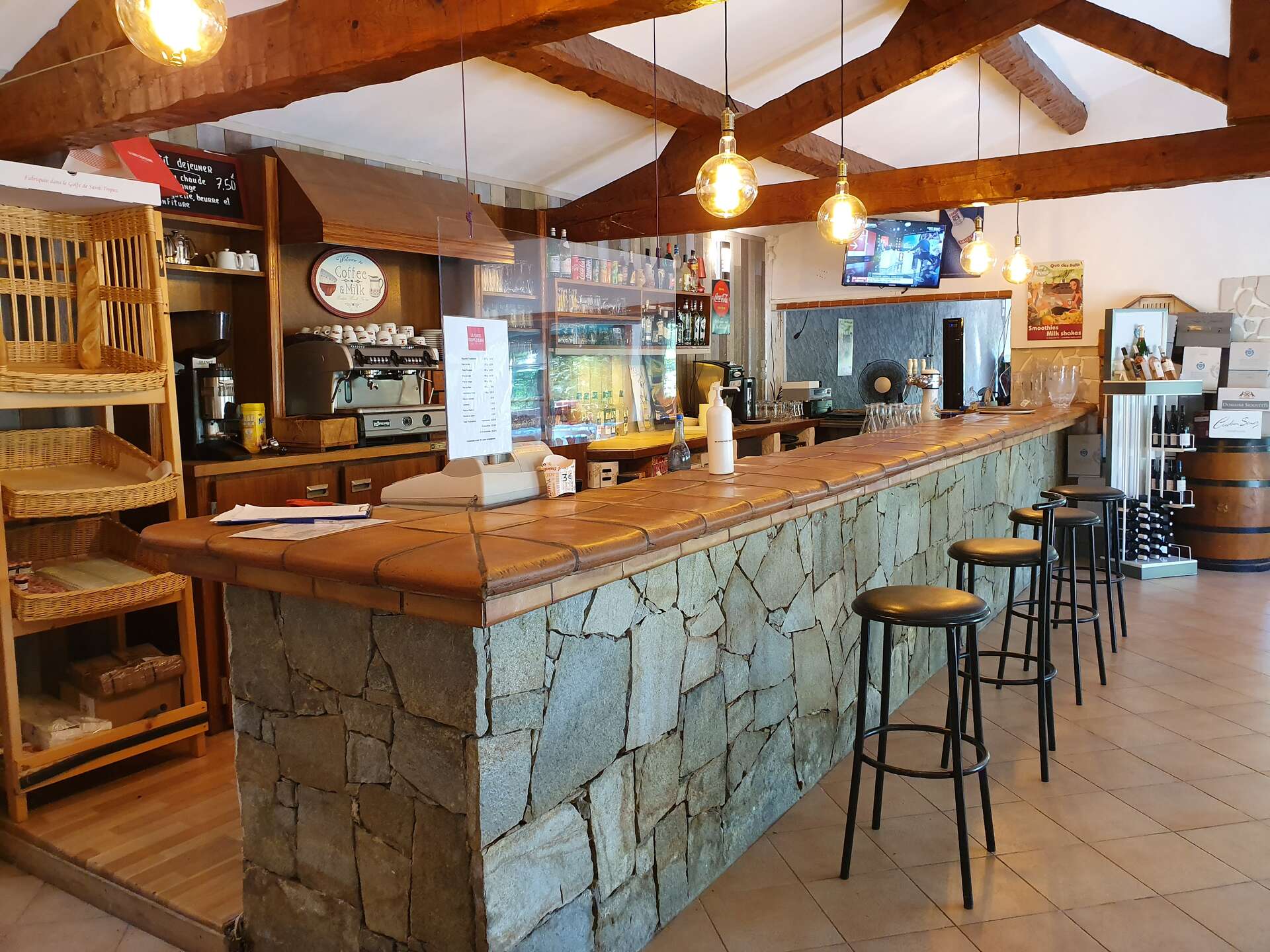 Saveurs et savoirfaire d’ici Grimaud Tourisme Le charme de la