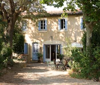 PETITE BALADE EN TERRE DES DAMES (EN ANGLAIS)