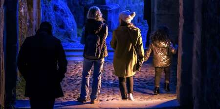 VISITES GUIDÉES NOCTURNES DE LA CITÉ MÉDIÉVALE VISITES GUIDÉES NOCTURNES DE LA CITÉ MÉDIÉVALE