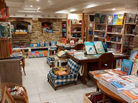 La Longue Vue, Librairie