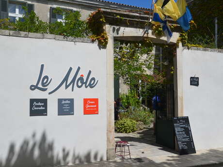 CHAMBRES D'HÔTES LE MÔLE CHAMBRES D'HÔTES LE MÔLE