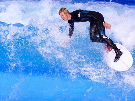 Surf - Vague artificielle indoor Surf - Vague artificielle indoor