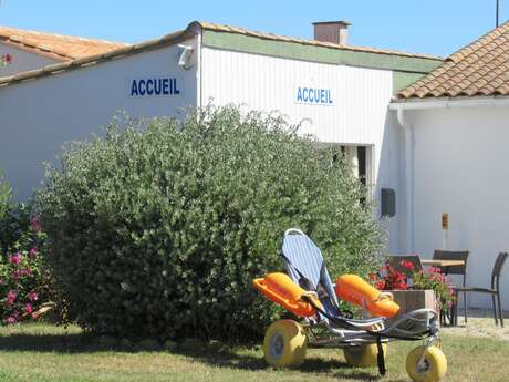 AIRE DE LOISIRS ET TENNIS DE SAINT-CLEMENT AIRE DE LOISIRS ET TENNIS DE SAINT-CLEMENT