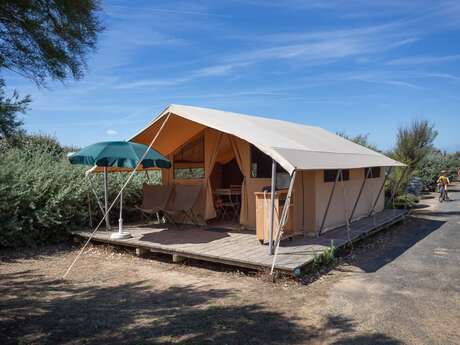 CAMPING HUTTOPIA COTE SAUVAGE CAMPING HUTTOPIA COTE SAUVAGE