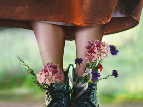 Changer l'eau des fleurs