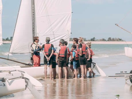 COURS DE CATAMARAN FAMILLE - ILE DE RÉ VOILE / BOIS-PLAGE COURS DE CATAMARAN FAMILLE - ILE DE RÉ VOILE / BOIS-PLAGE