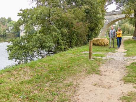 ZONA DE OCIO A ORILLAS DEL CREUSE