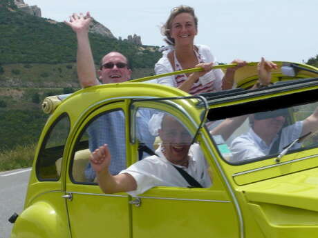 Car Rental of a mythical 2CV - 2'Moiselles Car Rental of a mythical 2CV - 2'Moiselles