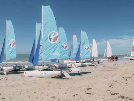 COURS DE CATAMARAN ENFANT - ILE DE RÉ VOILE / BOIS-PLAGE COURS DE CATAMARAN ENFANT - ILE DE RÉ VOILE / BOIS-PLAGE