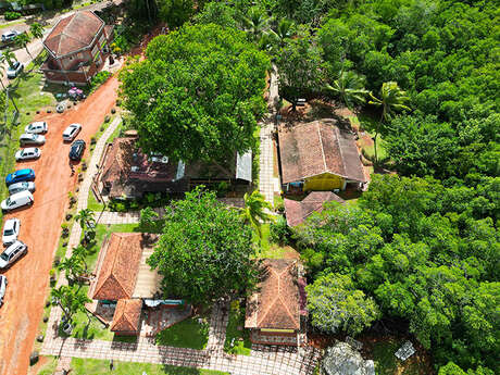 Les Boutiques du Village de la Poterie