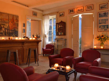 BAR A LA BARONNIE HÔTEL & SPA BAR A LA BARONNIE HÔTEL & SPA