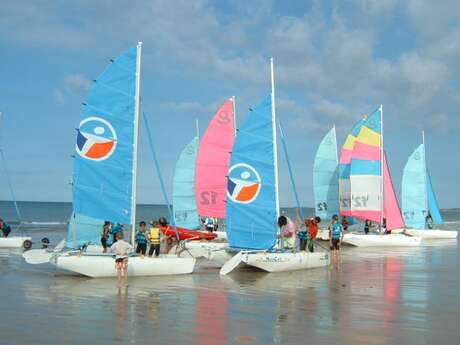 STAGE DE CATAMARANS, PLANCHES À VOILE PAR "LA CABANE VERTE" STAGE DE CATAMARANS, PLANCHES À VOILE PAR "LA CABANE VERTE"
