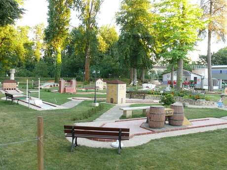 MINI-GOLF LE BOSQUET DE LÉONTINE