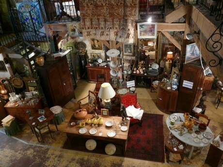 GALERIE ANTIQUITÉ BROCANTE RAYMOND RAIGNÉ