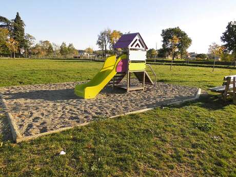 AIRE DE JEUX DE L'ESPLANADE DE LA GRANGETTE