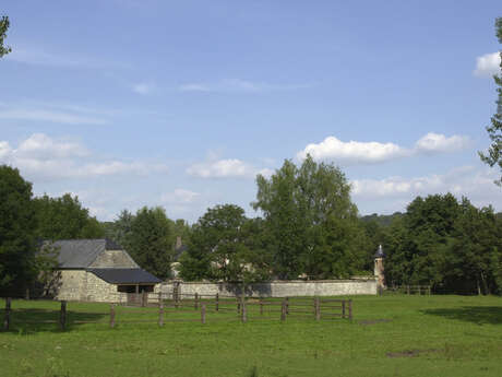 La Maison-Bleue et le bois Françon