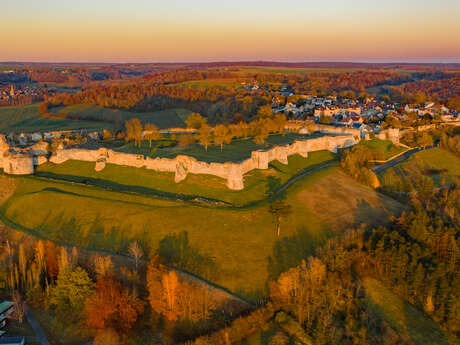 A l'ombre des remparts