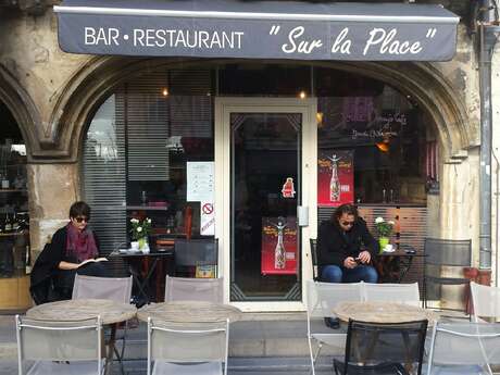Sur la Place