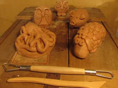 Atelier "modelage argile rouge"