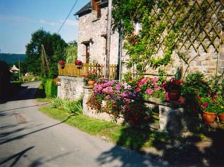 Le pied de la colline - Mme Huard