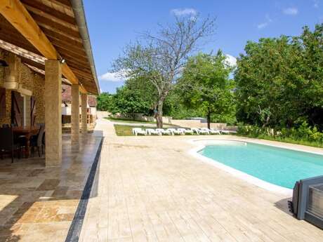 Gîte de charme La Noyeraie , piscine chauffée proche de Sarlat