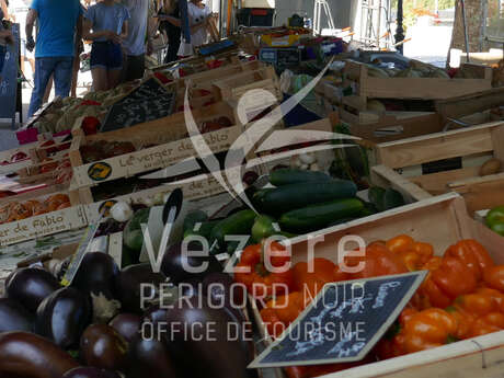 Marché des artisans et producteurs locaux Marché des artisans et producteurs locaux