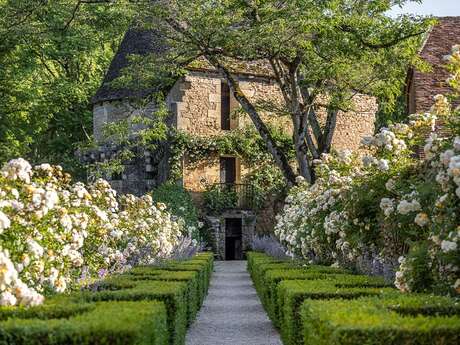 Chasse aux oeufs et décoration d'oeufs de Pâques - Châteaux en fête