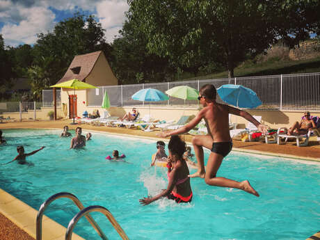 Camping les Pierres Chaudes Camping les Pierres Chaudes
